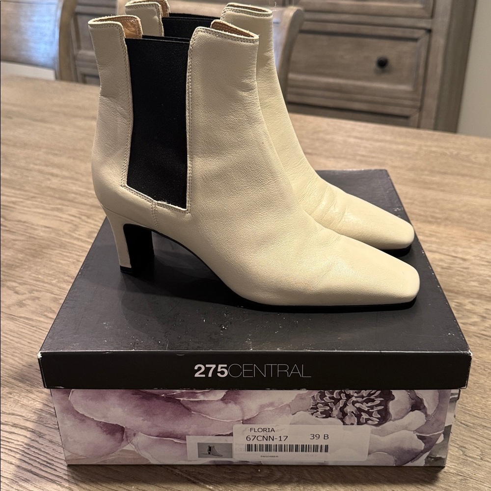 275 Central “Floria” Women's Cream Ankle Boots size 39